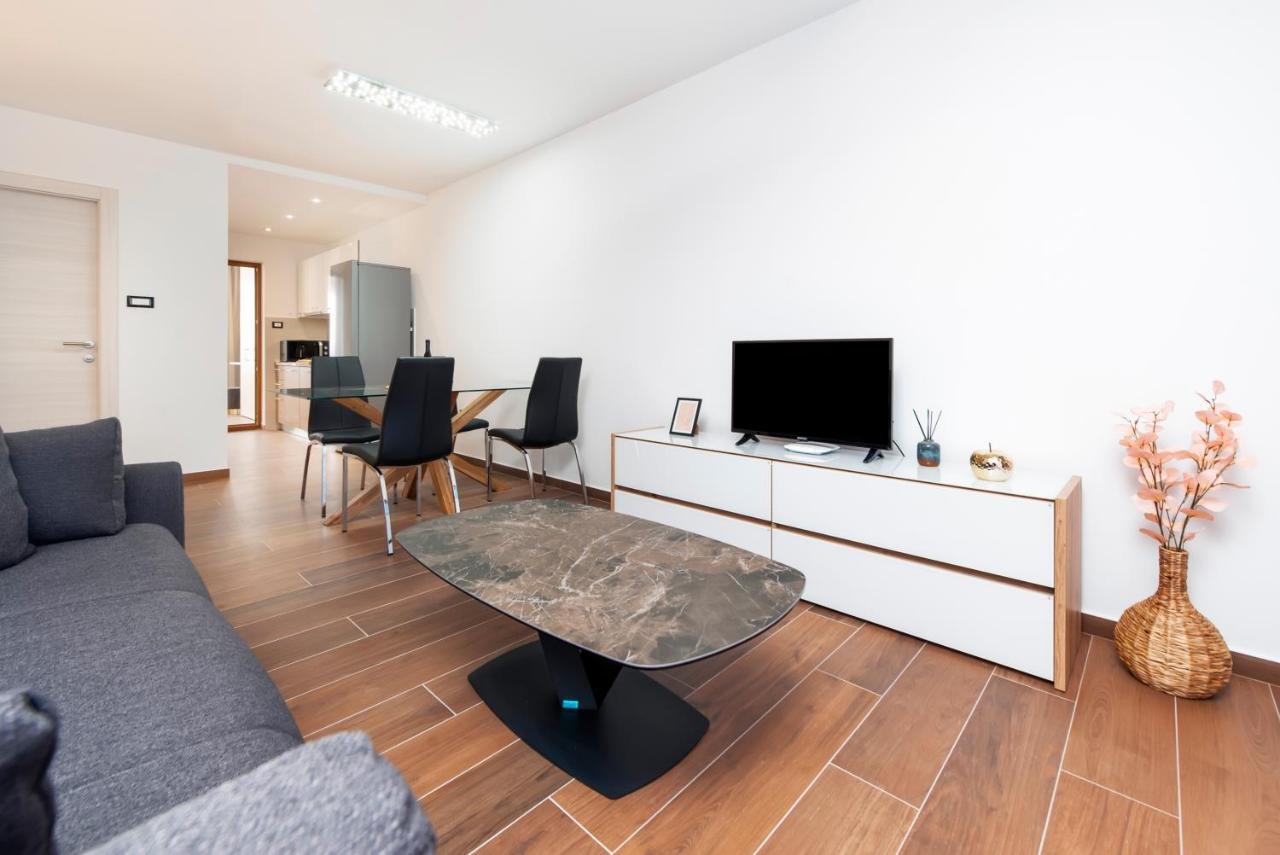 Sanja-new Renovated Apartment *